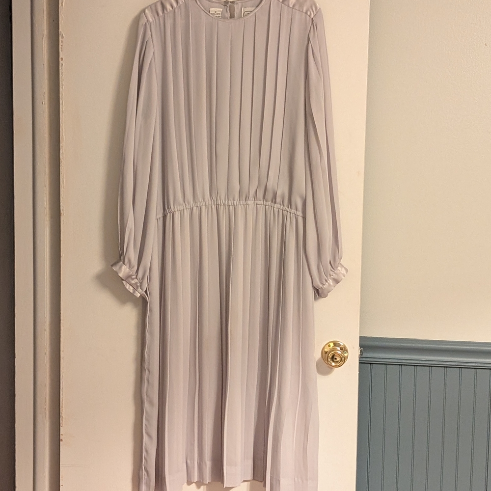 Chic Light Gray Women's Dress Size 16